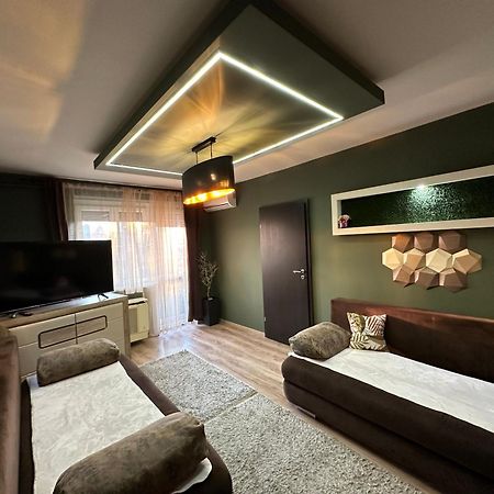 Mox Downtown Apartman Debrecen Eksteriør billede
