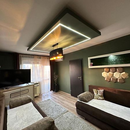 Mox Downtown Apartman Debrecen Eksteriør billede
