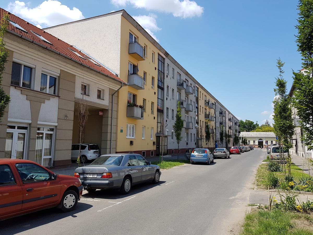 Mox Downtown Apartman Debrecen Eksteriør billede